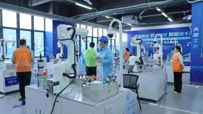 還沒畢業(yè)就被瘋搶!15萬起步,百萬封頂,2025最值錢專業(yè)來了